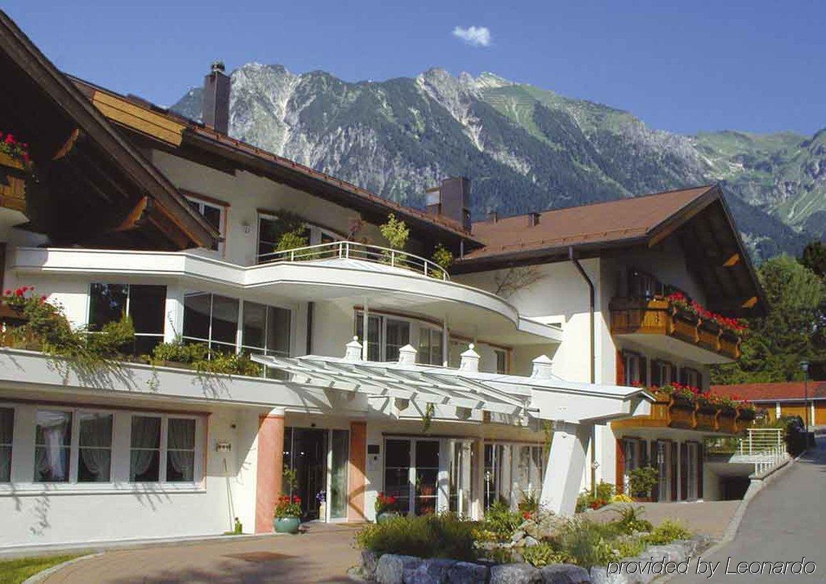 Ringhotel Nebelhornblick 4*